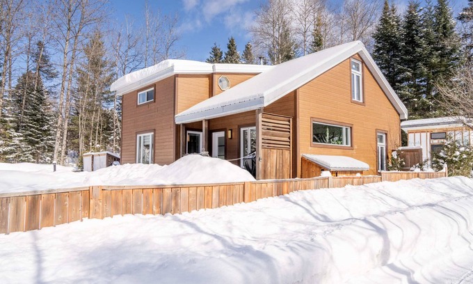 Saint-Brigitte-de-Laval House | L'Uatik | Au Coeur des Montagnes