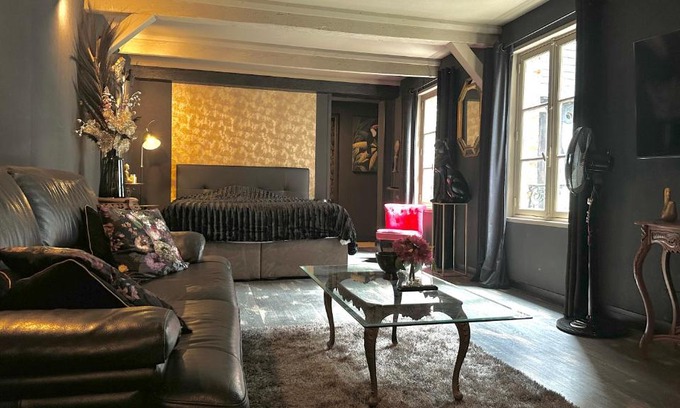Enclos Apartment | LA BLACK ROOM/Les suites romantiques à Honfleur centre historique