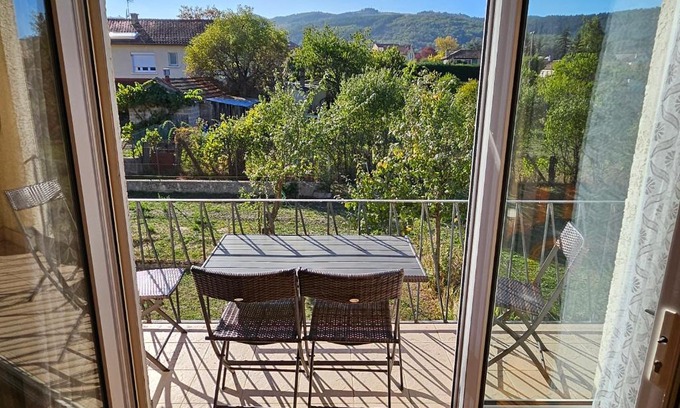 Langeac Apartment | La Bourzede F3