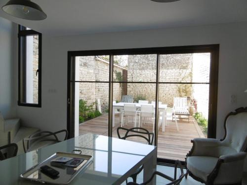 Saint-Pierre-d'Oleron House | La Brijolie 450m de la plage La Biroire