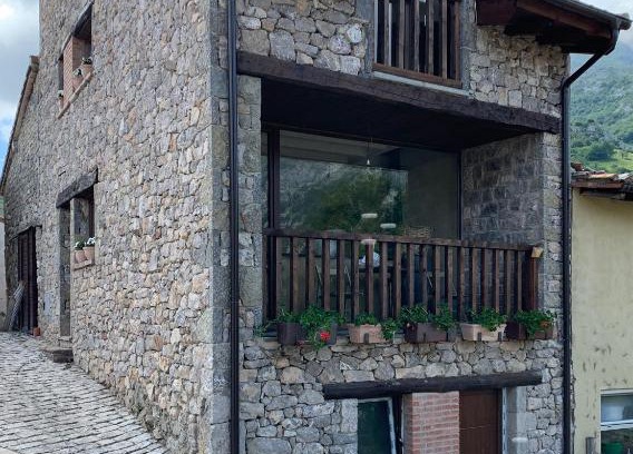 Sotres House | La Cabaña de Severina