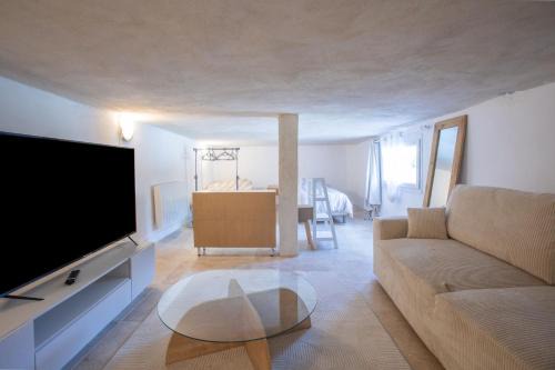 Sollies-Toucas House | La Cabane au Bastidon