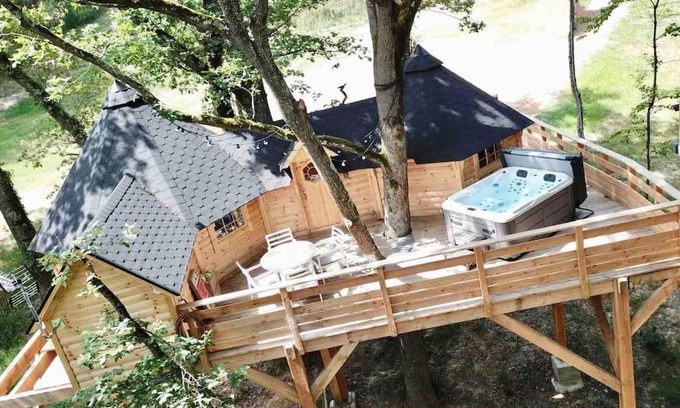 Bongheat Ski Chalet | La Cabane perchée de la Mure