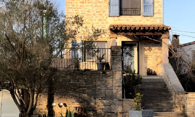Pompignan Apartment | La Cachette des Garrigues (Swimming pool & Cicadas supplements)