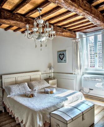 Orvieto Apartment | La Casa Bianca with parking and view