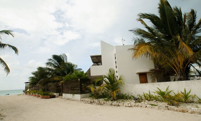 Chelem Villa | La Casa del Xix/with spectacular palapa and mayan pool