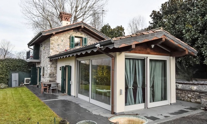 Cremignane House | La Casetta sul Lago by Interhome