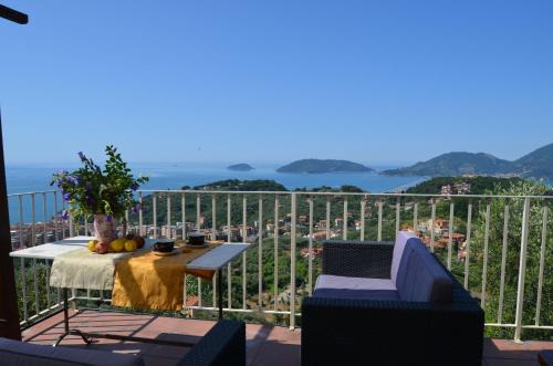 Lerici Bed & Breakfast | LA CASTELLANA Una Finestra sul Mare- Air Conditioned