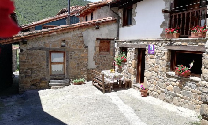 Ojedo House | LA CASUCA Y LA CABAÑA