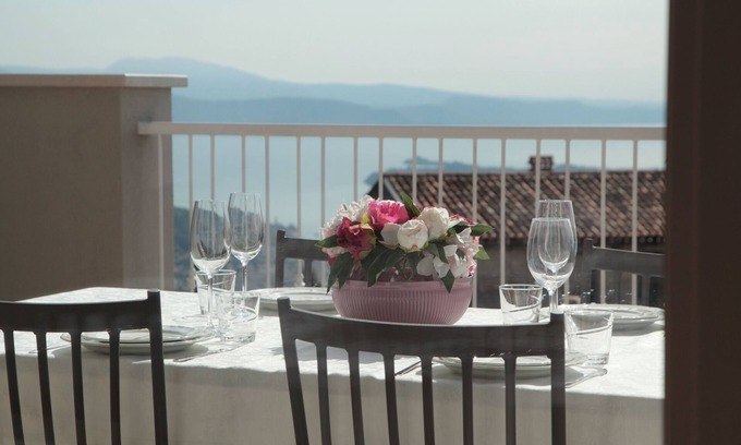 Villanuova sul Clisi Apartment | La Cornice sul Garda - Sambuco - terrace and lake view in residence with pool