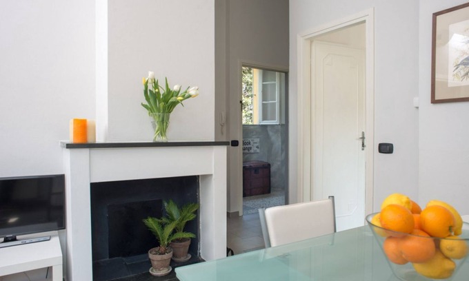 Cernobbio Apartment | La Corte di Zizi-apartament Cernobbio: for couples and families