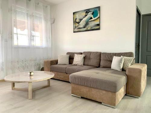 Auxerre Apartment | La coulée verte