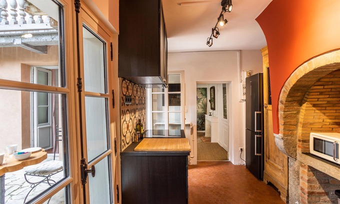 Centre Apartment | LA COUR DES DAMES - Confort et calme en centre historique