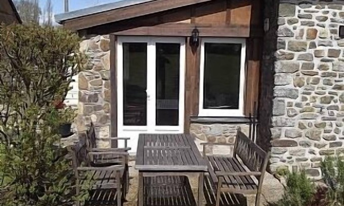 Neufmesnil Cottage | La Croix Verte - Quality 3 Bedroom Stone Cottage In The Normandy Countryside