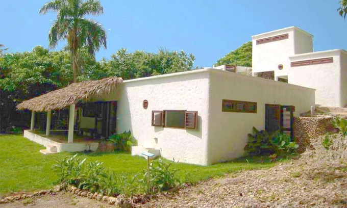 Las Galeras House | La Cueva Eco-Lodge