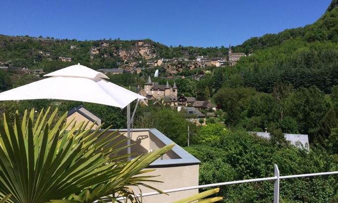 Salles-la-Source Bed & Breakfast | La Désirade