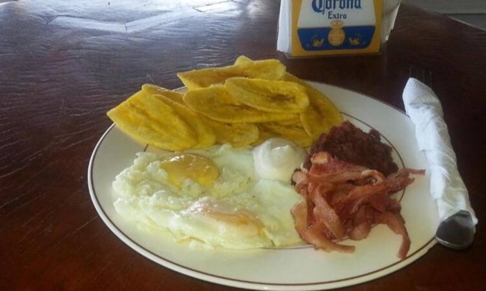 Corozal Hotel | La Delphina Bed and Breakfast Bar and Grill Queen Suite with Sea View