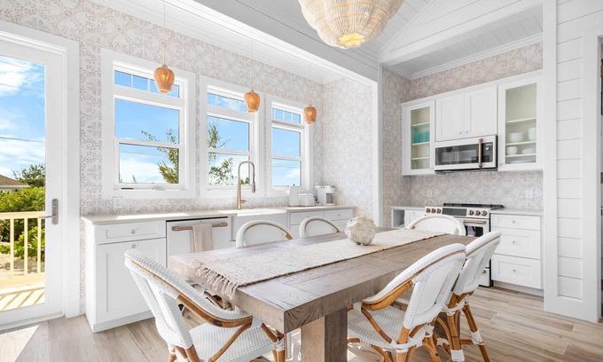 William's Town House | La Dolce Vita Cottage, - Cozy Cottage With Pool - directly on Tropic of Cancer Beach!