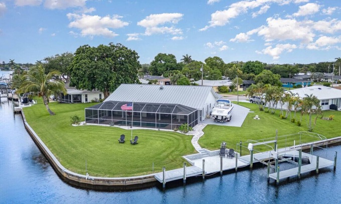 Lochmoor Waterway Estates Villa | La Dolce Vita: Your Waterfront Jackpot