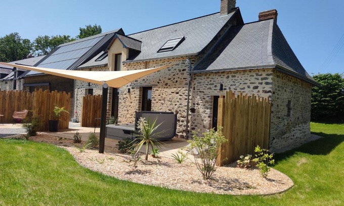 Saint-Ouen-des-Toits House | La Douce Halte - Gîtes avec Spa ou Sauna
