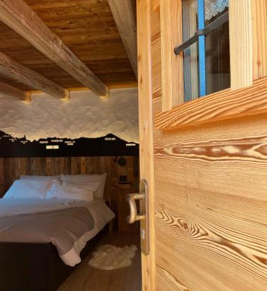 Saint-Nicolas House | La famille d'Evian