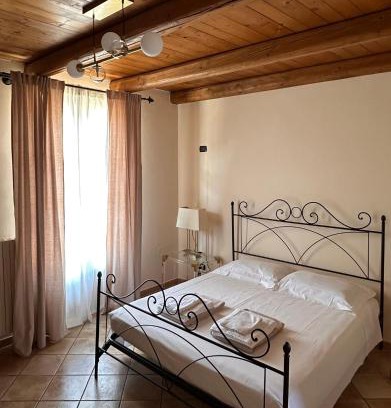 La Morra Bed & Breakfast | La Fornace - Rooms & Pool