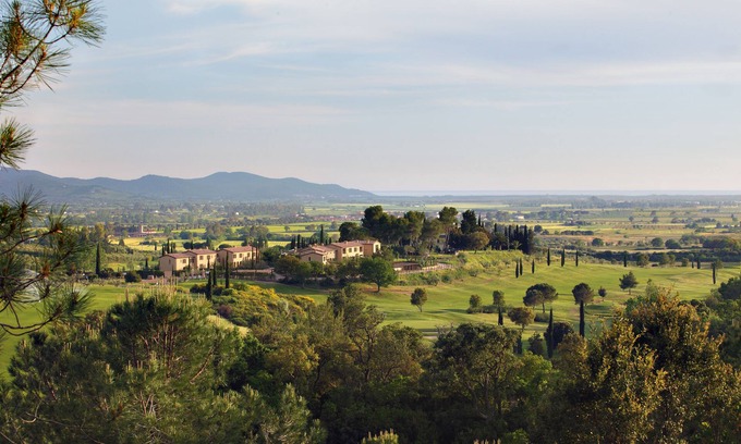 Gavorrano House | La Ginestra in the heart of a golf course close to spectacular beaches