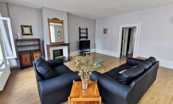 Hesdin House | La grande Hesdinoise - sleeps 6 near the square and its shops