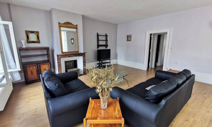 Hesdin House | La grande Hesdinoise - sleeps 6 near the square and its shops