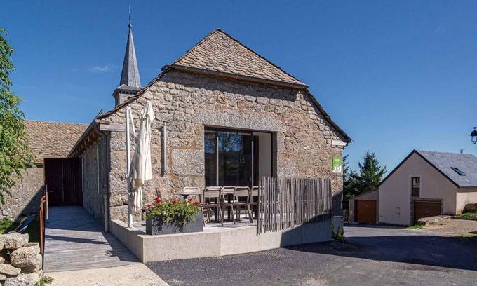 Saint-Laurent-de-Muret House | La Grange Commeyras in Saint Laurent de Muret