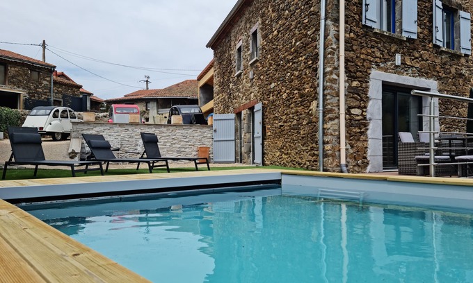 Villeneuve-dʼAllier House | La grange à VITTAL with swimming pool
