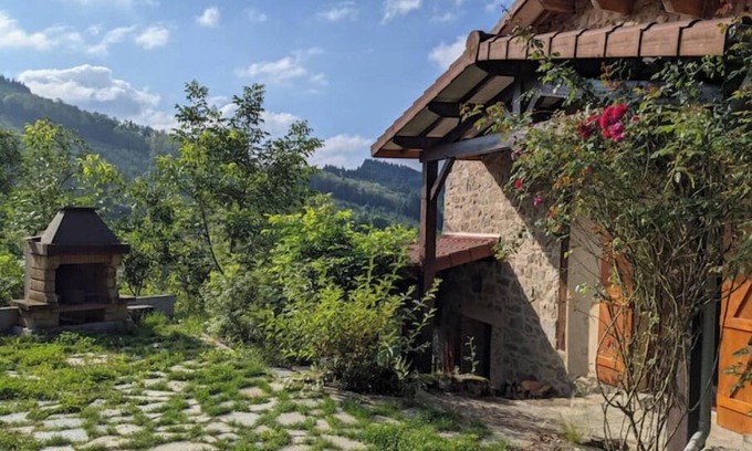 Escoutoux House | La Grange, self-catering cottage in the heart of greenery (9/11 pers)