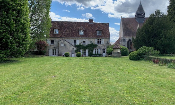 Haramont House | La Grive, a former coaching inn at the gateway to the Retz forest