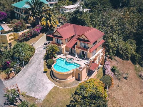 Black Rock Villa | La Jolie - Luxury Ocean View Villa