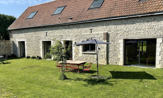 Bordeaux-Saint-Clair Cottage | La Laiterie-Gîte-Cottage-Countryside view-Ensuite