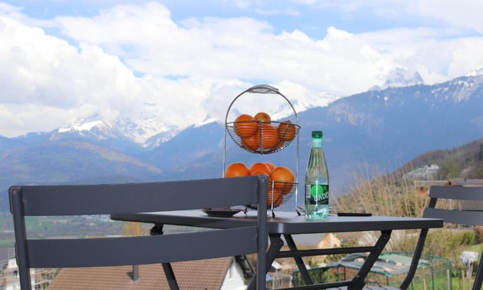 Monthey Apartment | la lapia