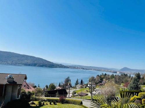 Veyrier-du-Lac Apartment | La lumière du lac, duplex avec vue lac, parking