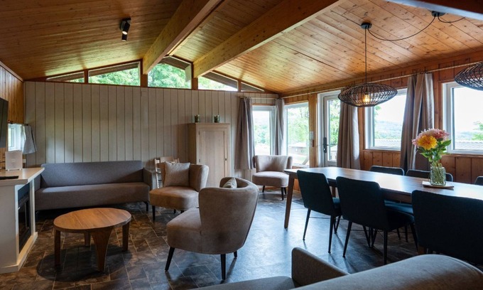 Hastiere Ski Chalet | La Lune Comfort 6p - Three Bedroom Chalet, Sleeps 6