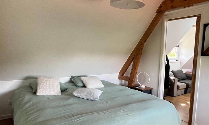 Notre-Dame-du-Hamel House | La Mésangère