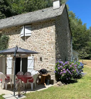 Golinhac House | La Maïoun, entourée de la forêt au calme
