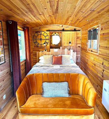 Sauve Apartment | La Magnanerie dhôtes , Les roulottes insolites