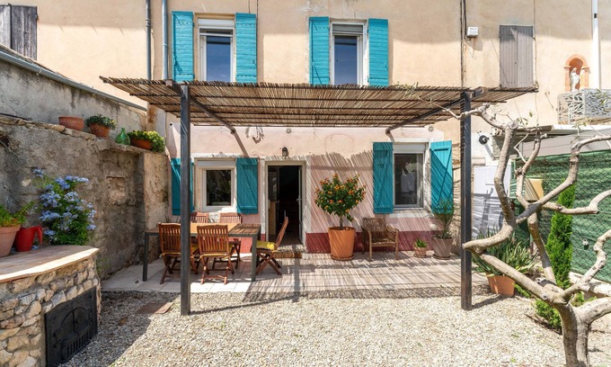 Carpentras House | La maison d'à côté, charming town house near Mont Ventoux