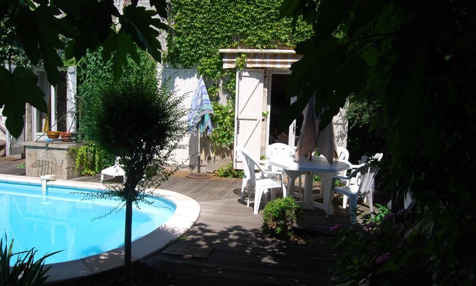 Cajarc Apartment | La Maison de Lise - Downtown apartment with private pool - 4 people