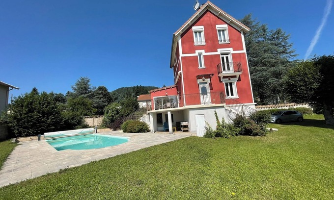 Bas-en-Basset House | La Maison Fleuri - Qouei Eichi - Swimming pool, Wifi, Family-friendly