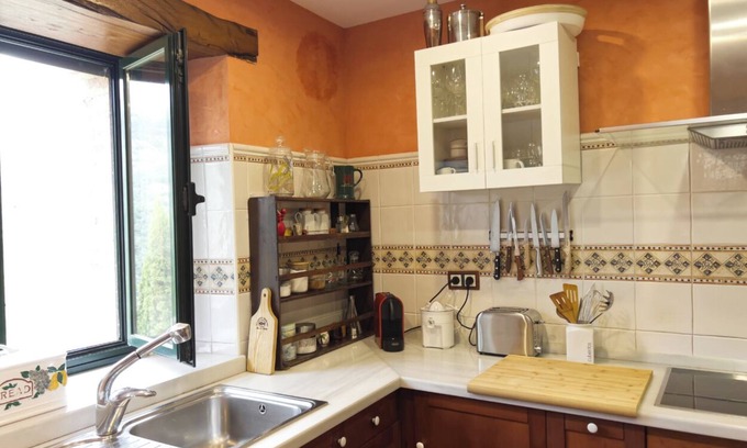 Fuentes de Penacorada House | La Majada II House. Located in the foothills of the Picos de Europa.