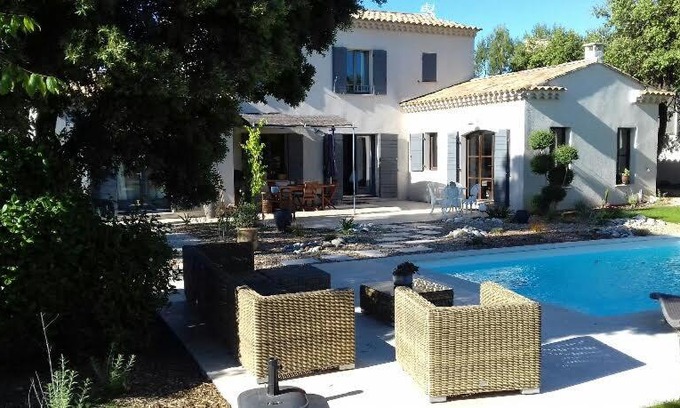 Villeneuve-les-Avignon Bed & Breakfast | La Mathilde