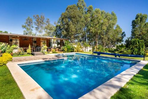 Ixtlahuacan de los Membrillos Apartment | La Herencia country house with pool, terrace and green areas