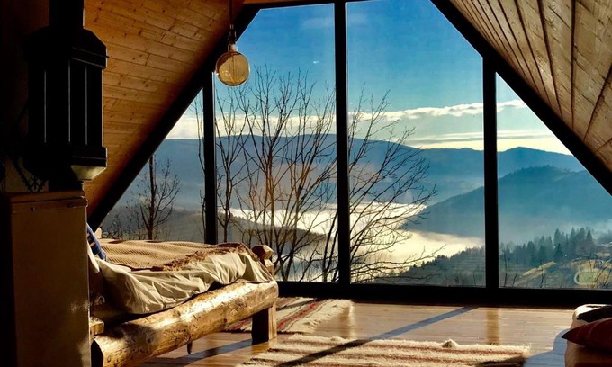 Horea Villa | La noi la Munte