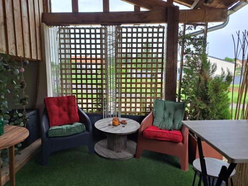 Iteuil House | La P'tite Cabane