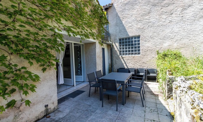 Savignac-les-Eglises House | La Parenthèse en Périgord – 8 guests, private garden, Wi-Fi, village center